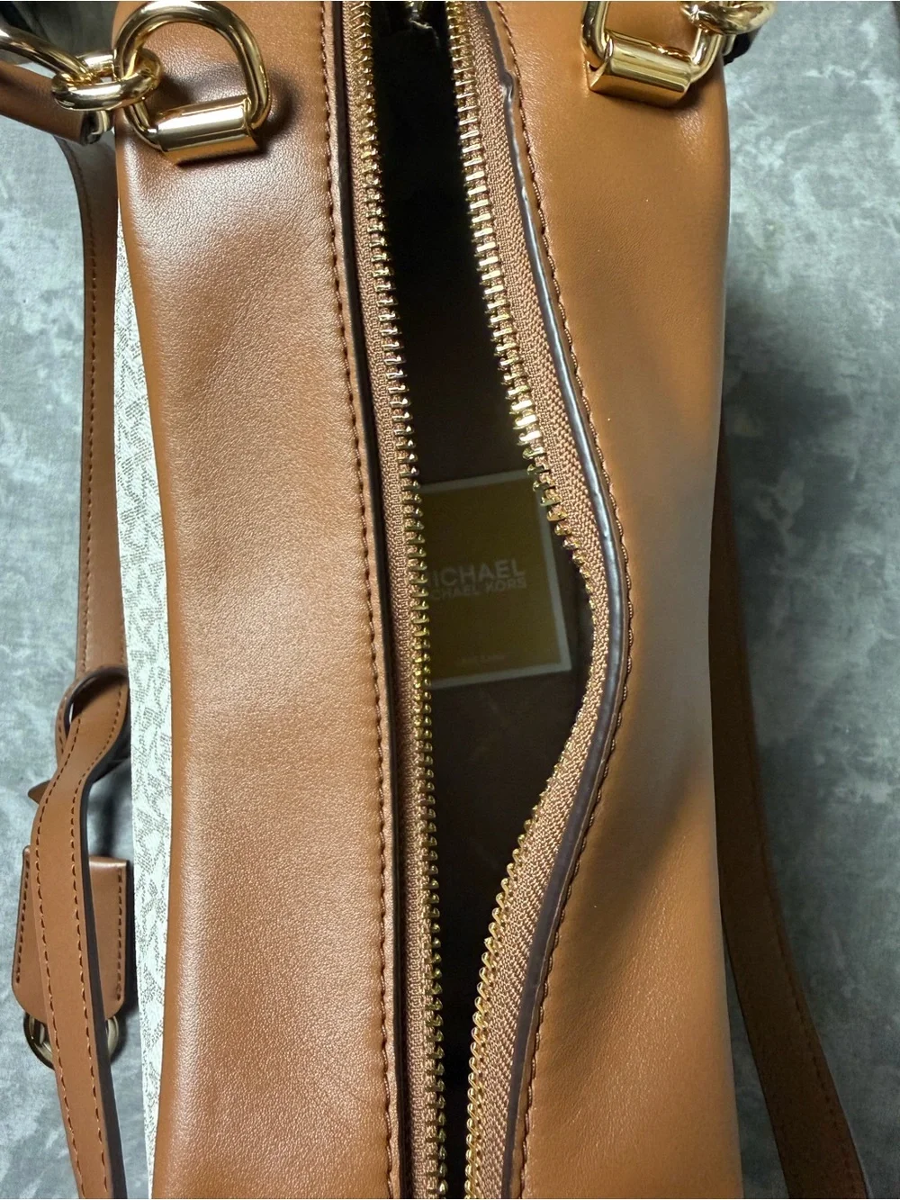 NWOT Michael Kors Cecily Medium Shoulder Bag